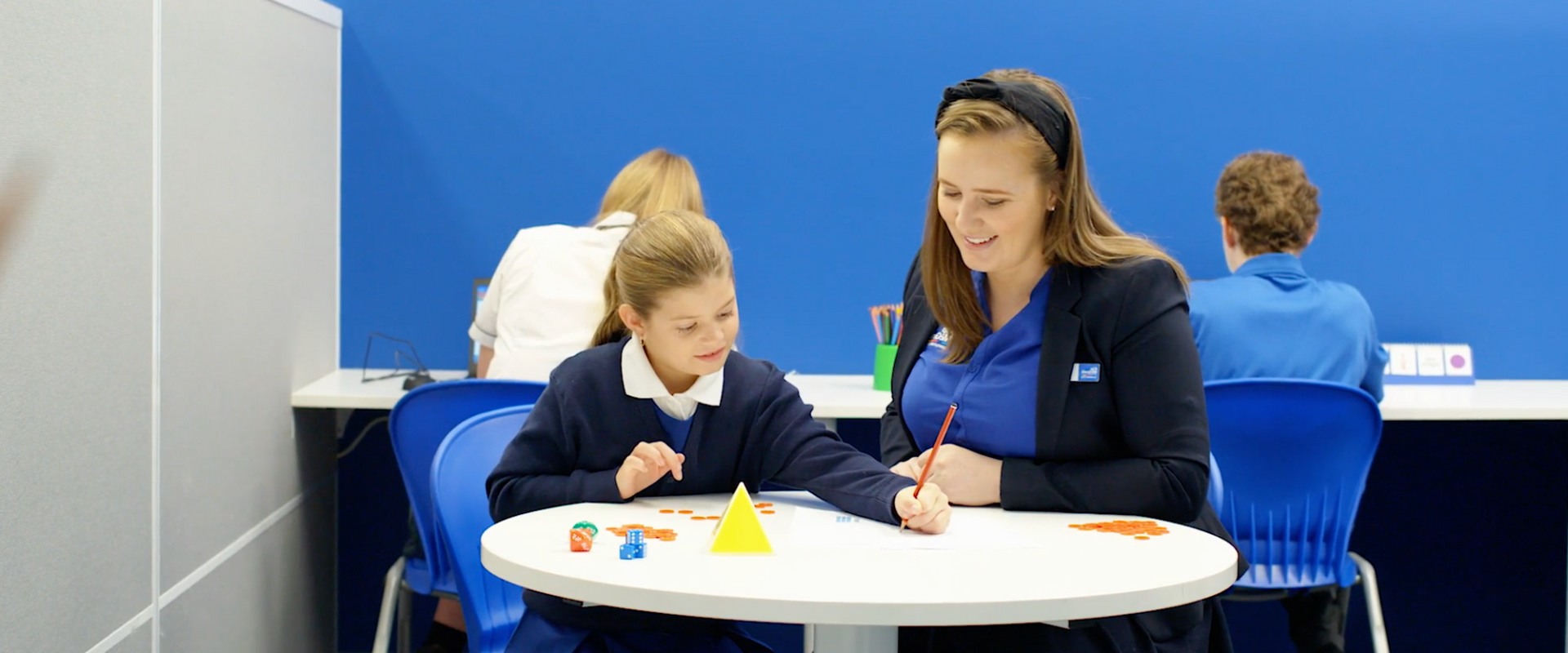 Choosing the Right In-Person Tutor for Your Child: A Comprehensive Guide