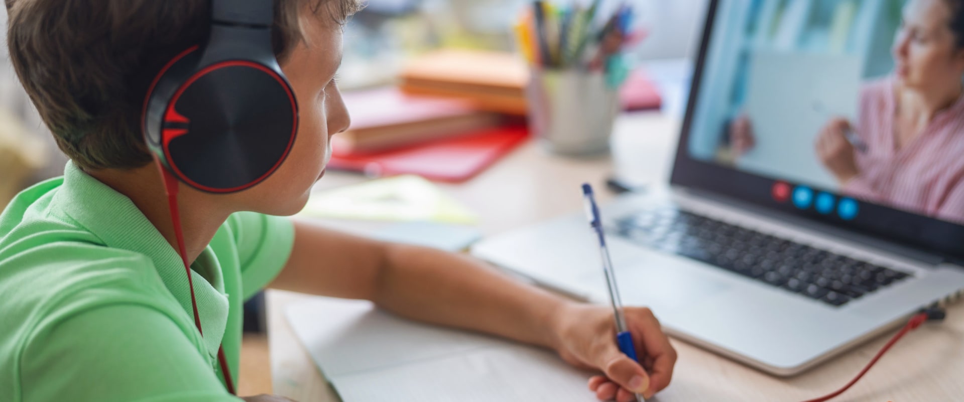 Exploring the World of Physics: A Comprehensive Guide to Home Tutoring for UK Families